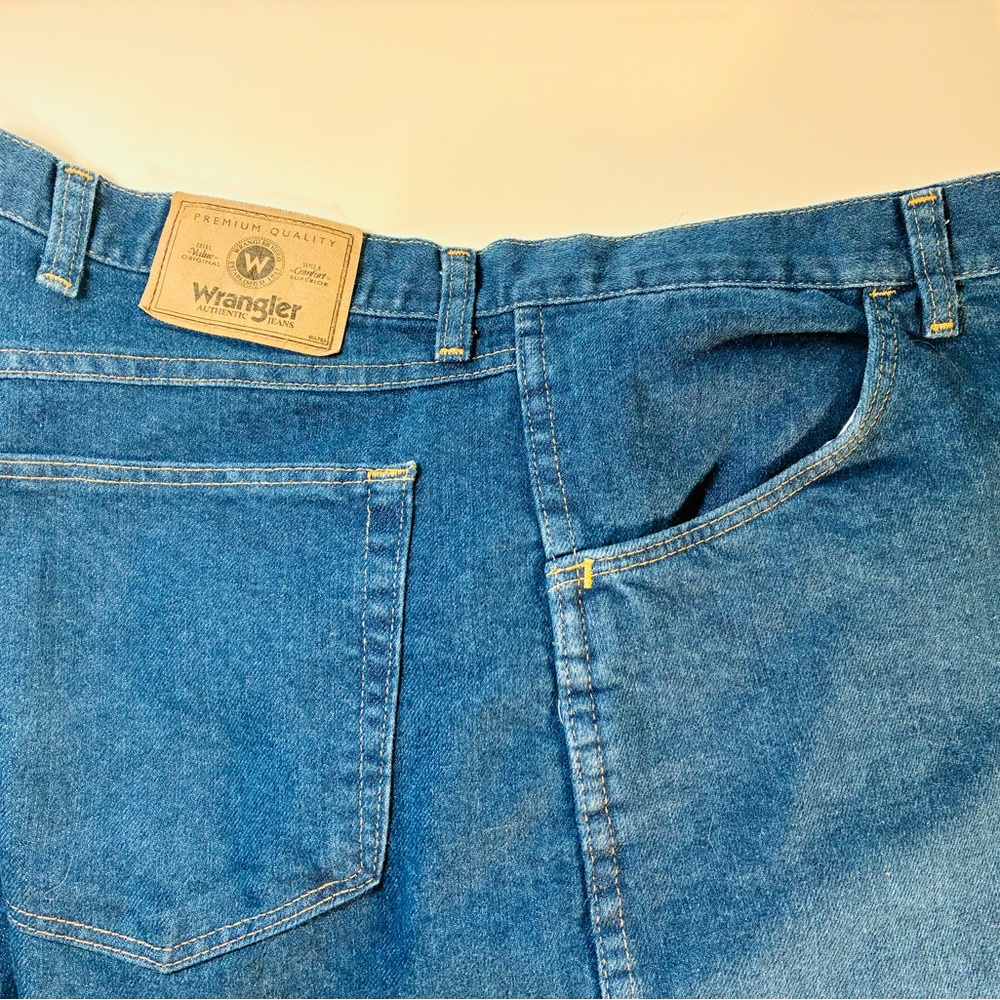 Wrangler Authentic Blue Jeans 42”x29”